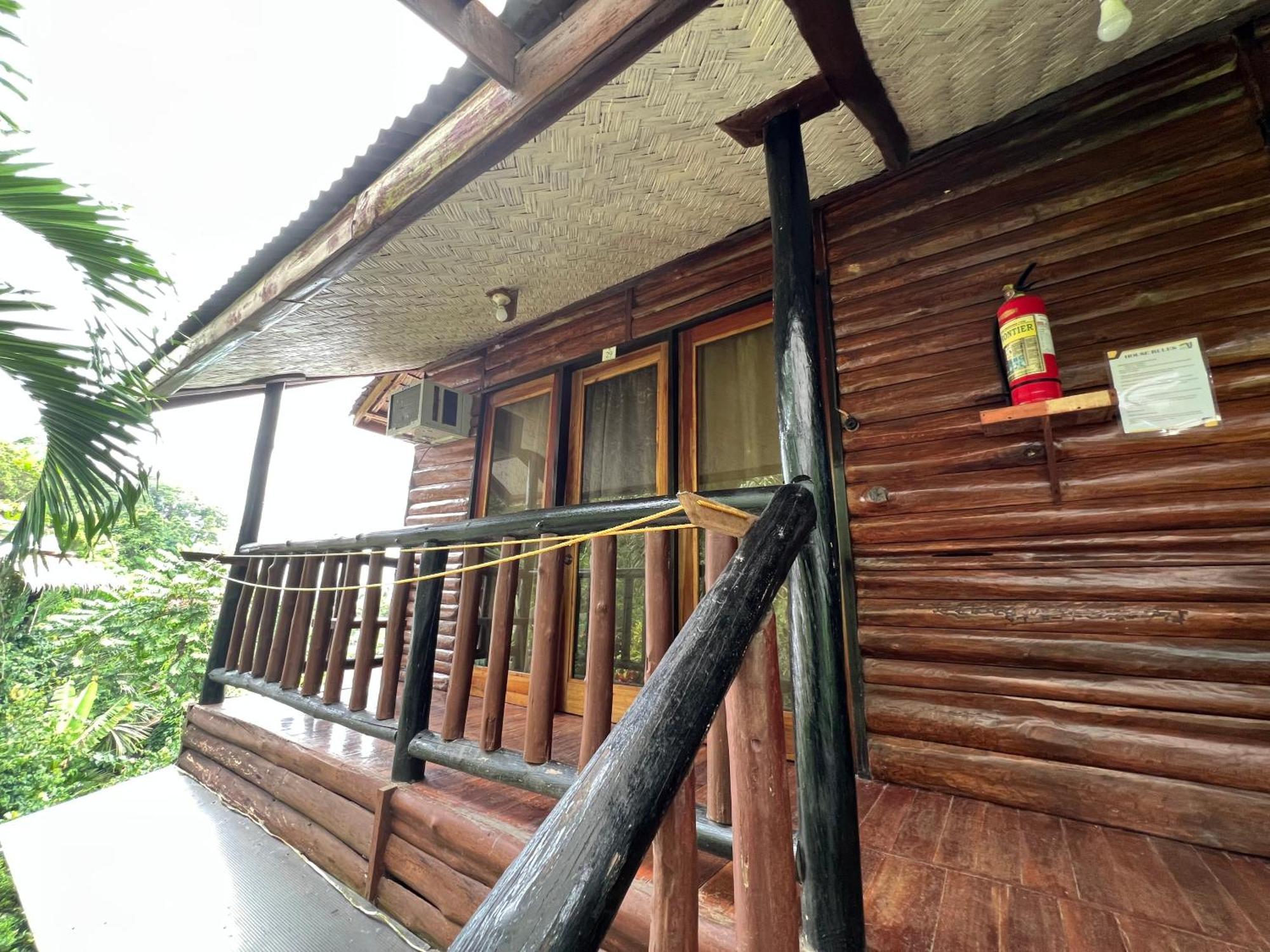 Novie'S Tourist Inn El Nido Bagian luar foto
