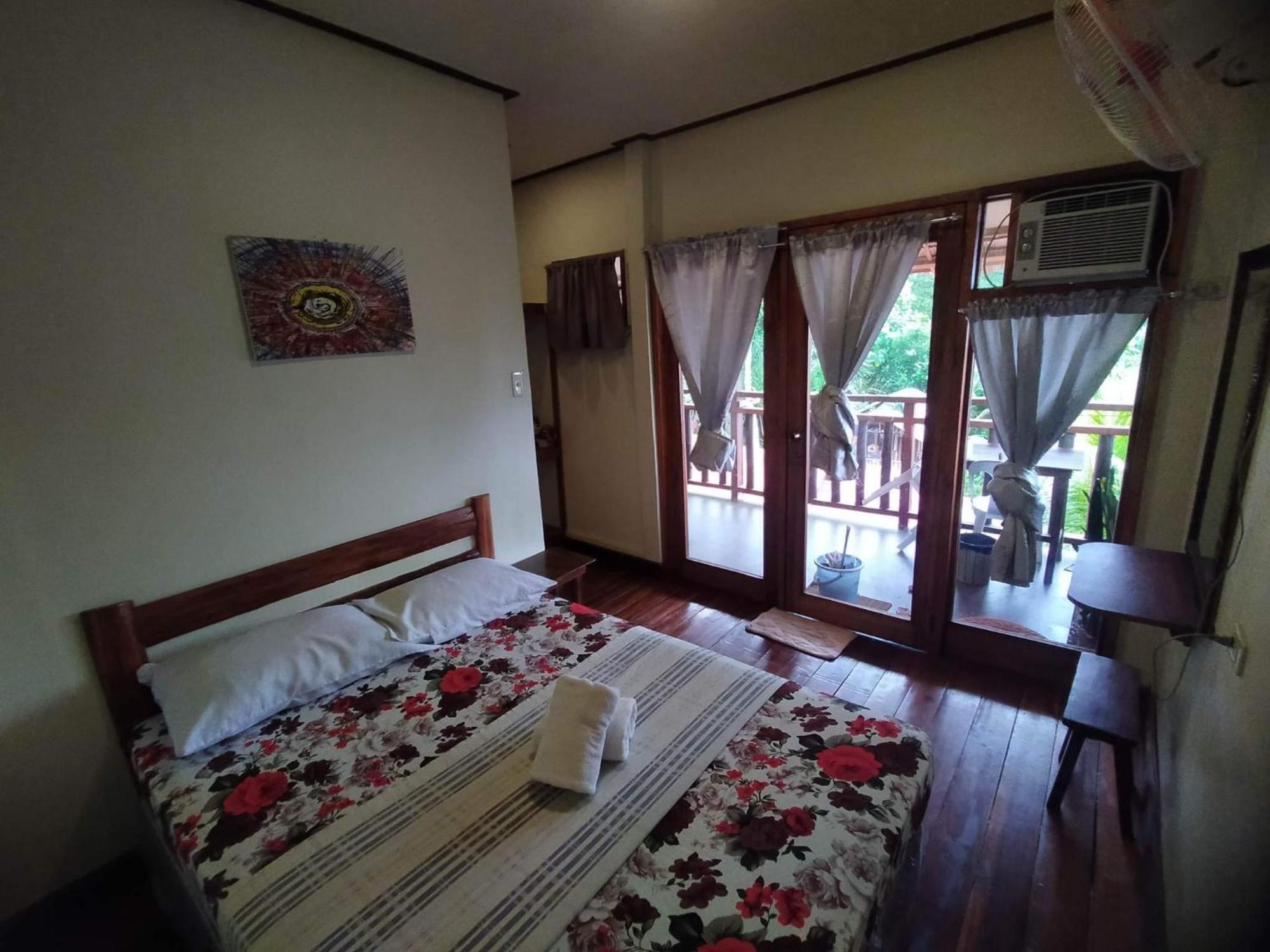 Novie'S Tourist Inn El Nido Bagian luar foto